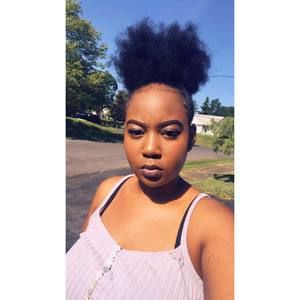 Meet your Posher, Nadia